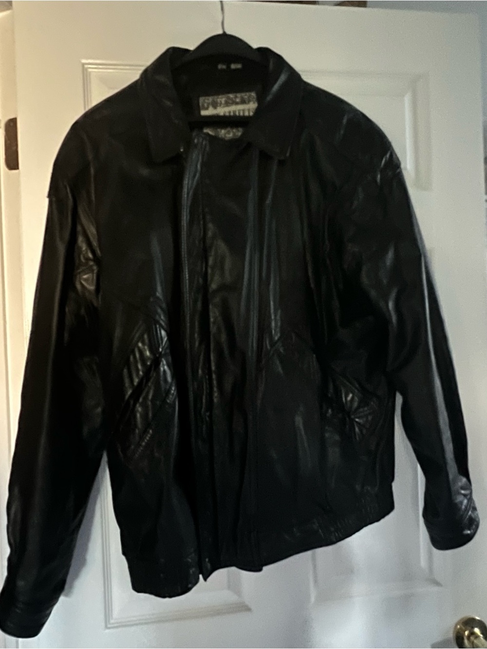 Vintage City Streets Black Leather Jacket With Double-Layer Closure